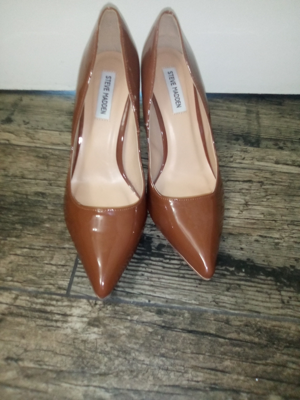 Steve Madden Tan Patent Pointed Toe Pumps 4.5" Heels Size 10
